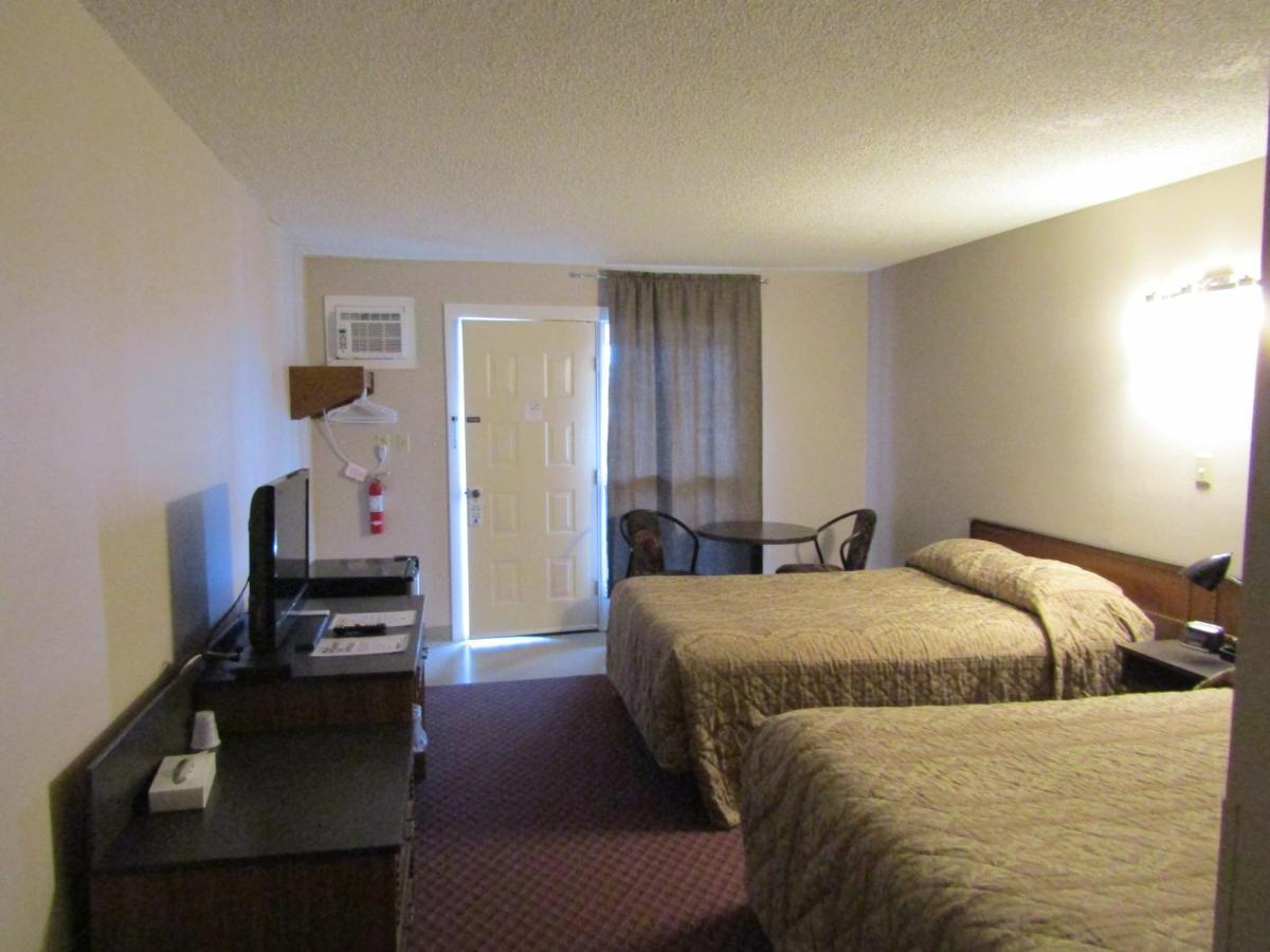 Airways Motel Cold Lake Bagian luar foto