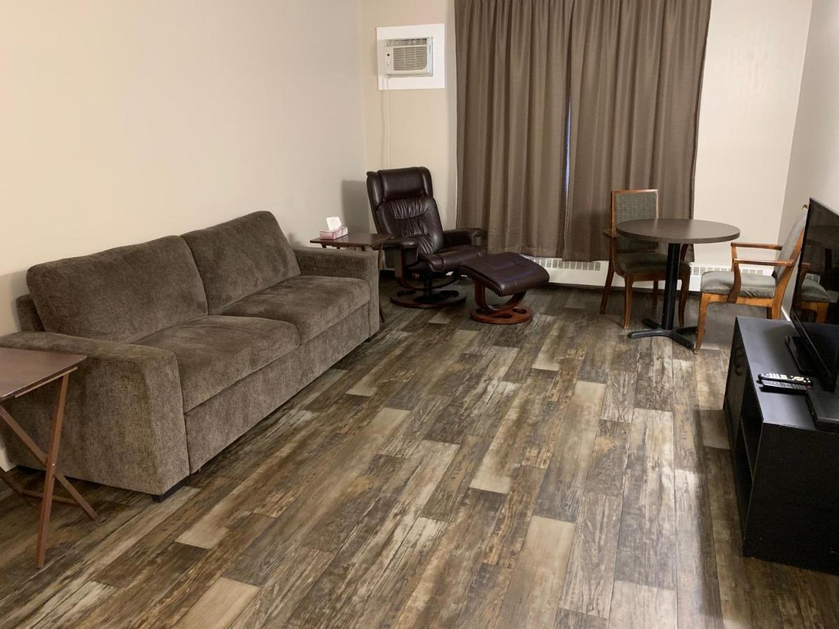 Airways Motel Cold Lake Bagian luar foto